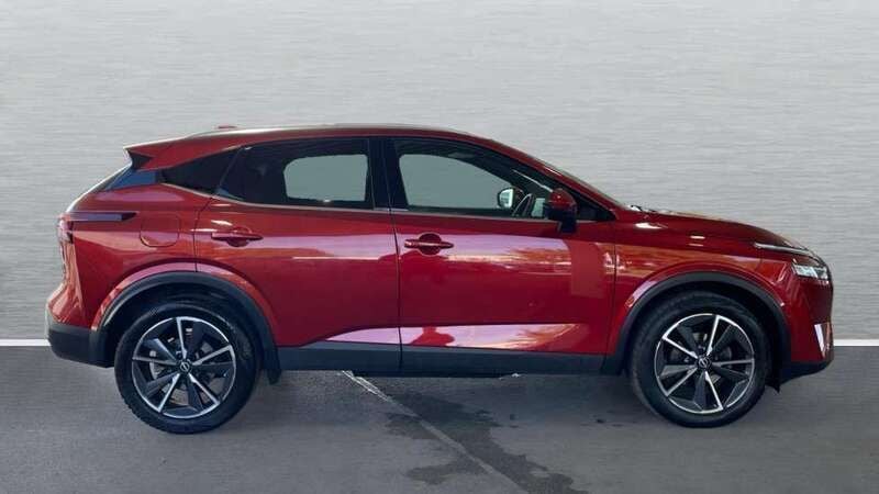 Used Nissan Qashqai Tekna 156 HP (114 kW) 2022 Red SUV
