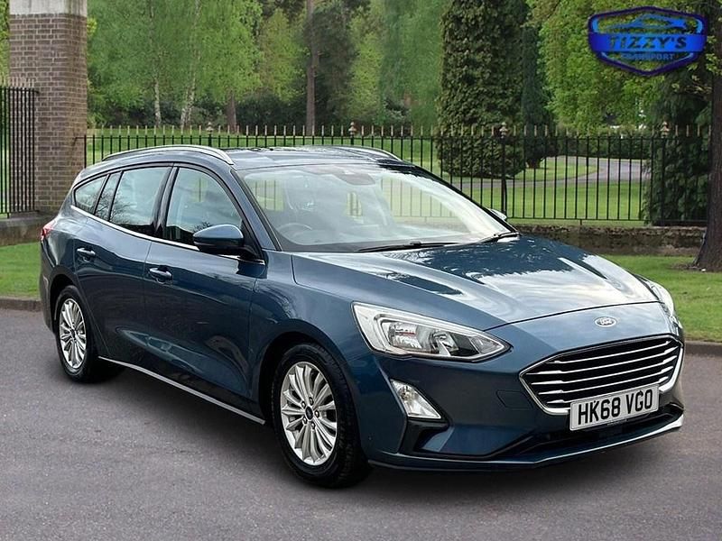 Used Ford Focus Titanium 120 HP (88 kW) 2018 Blue Estate