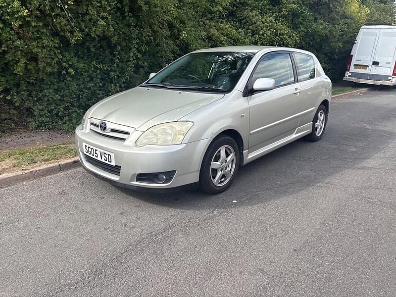 Silver Used 2005 Toyota Corolla Hatchback | £1,495 (Fair price) - Image 1/4