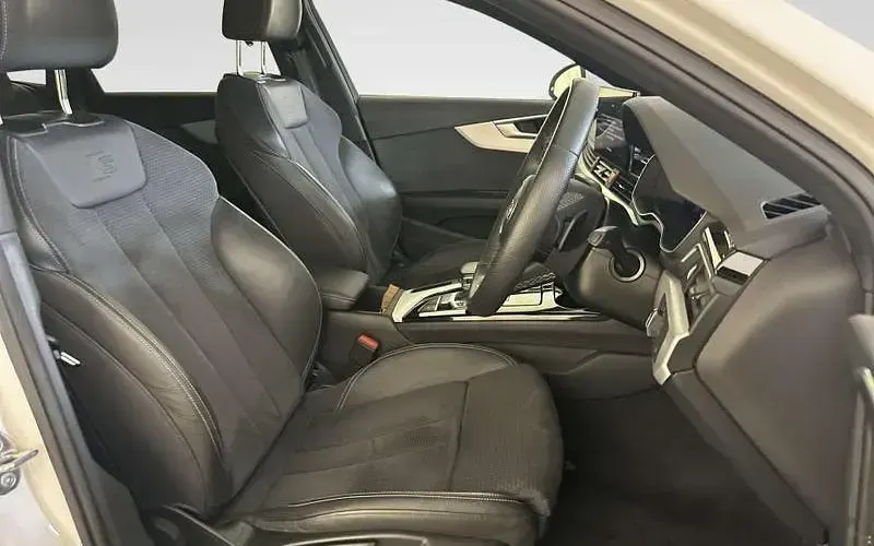 Used Audi A4 S-Line 150 HP (110 kW) 2023 White Estate