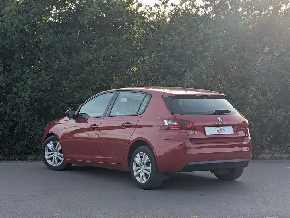 Used Peugeot 308 Active 130 HP (95 kW) 2015 Hatchback