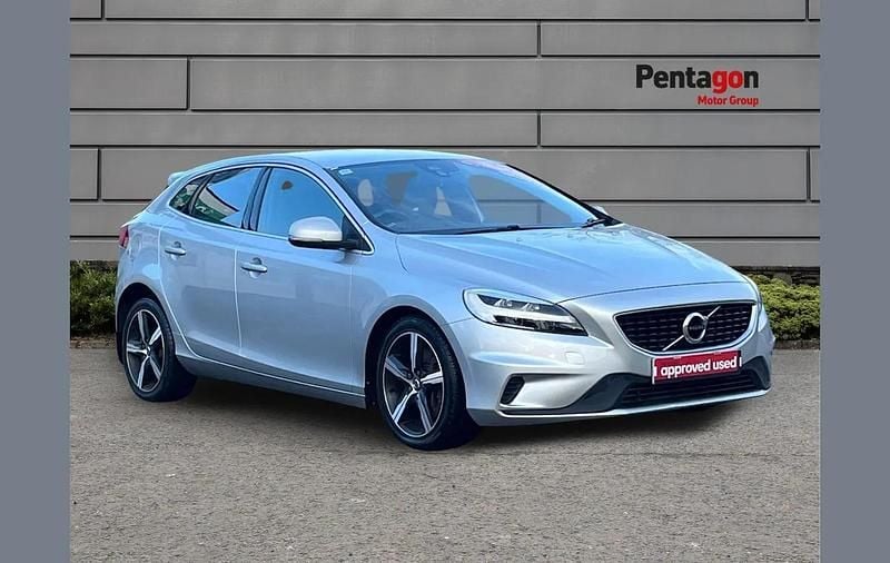 Used Volvo V40 R-Design 150 HP (110 kW) 2016 Silver Hatchback