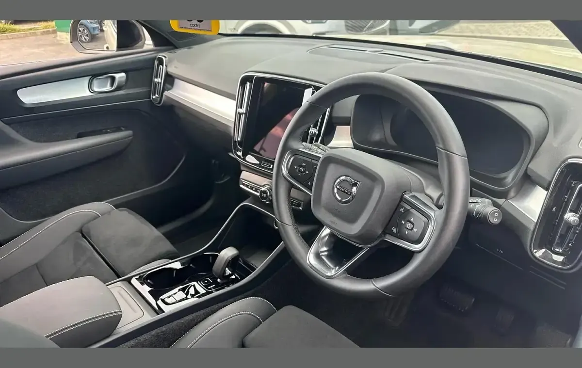 Used Volvo XC40 Plus 194 HP (142 kW) 2025 Other SUV