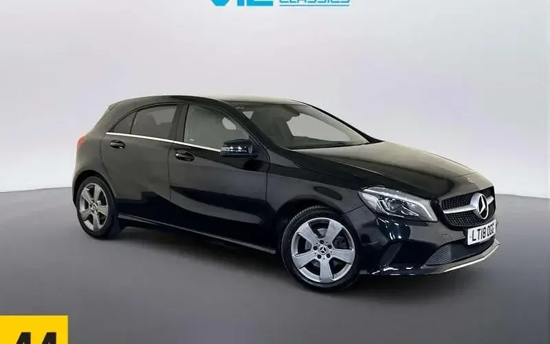 Usado Mercedes A180 Sport Edition 122 HP (89 kW) 2018 Citadino