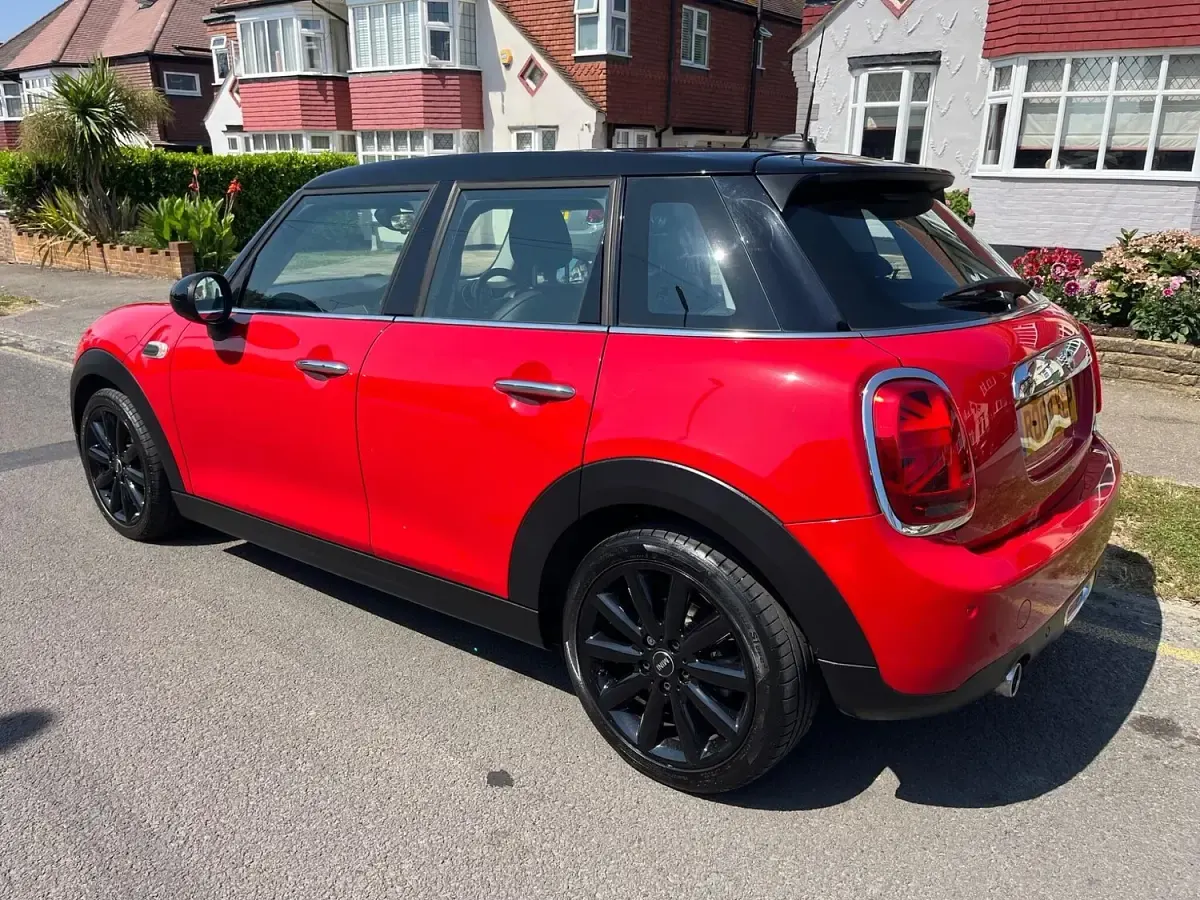 Used Mini Cooper Hatch 136 HP (100 kW) 2018 Red Hatchback