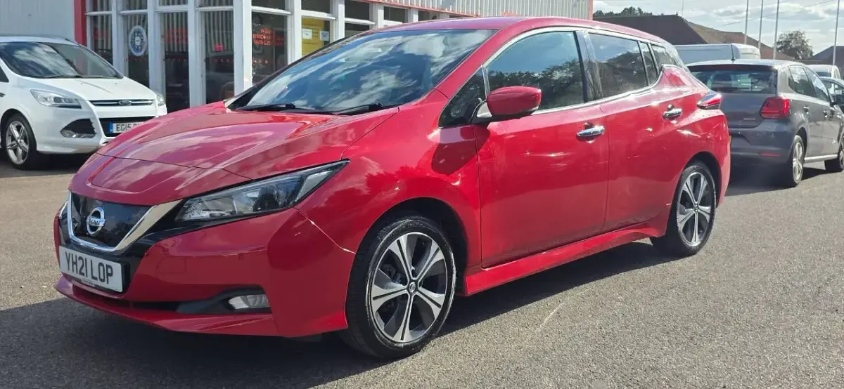 Used Nissan Leaf N-Connecta 110 kW (150 HP) 2021 Red Hatchback