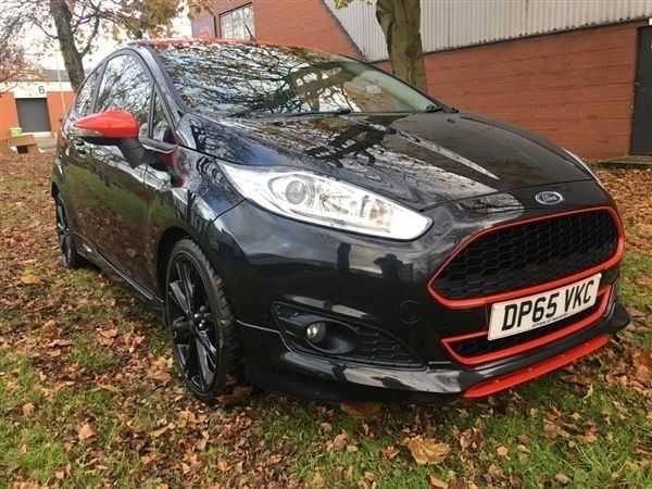 Black Used 2016 Ford Fiesta Zetec Hatchback | £4,998 (Fair price) - Image 1/1