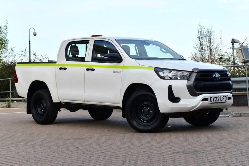 White Used 2022 Toyota HiLux Active Pickup | £21,000 (Good price) - Image 1/4
