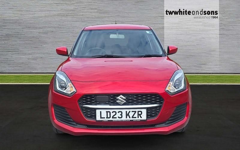 Usado Suzuki Swift SZ-L 83 HP (61 kW) 2023 Vermelho Citadino