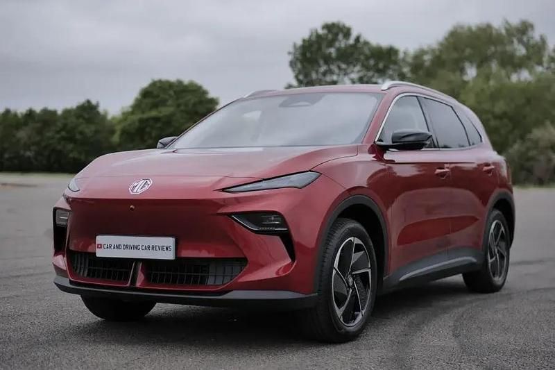 Used MG MG5 EV Trophy 169 kW (231 HP) 2025 Metallic  black pearl Estate