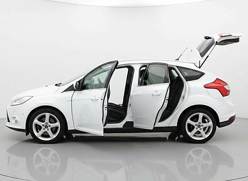 Used Ford Focus Titanium X 2012 White Hatchback
