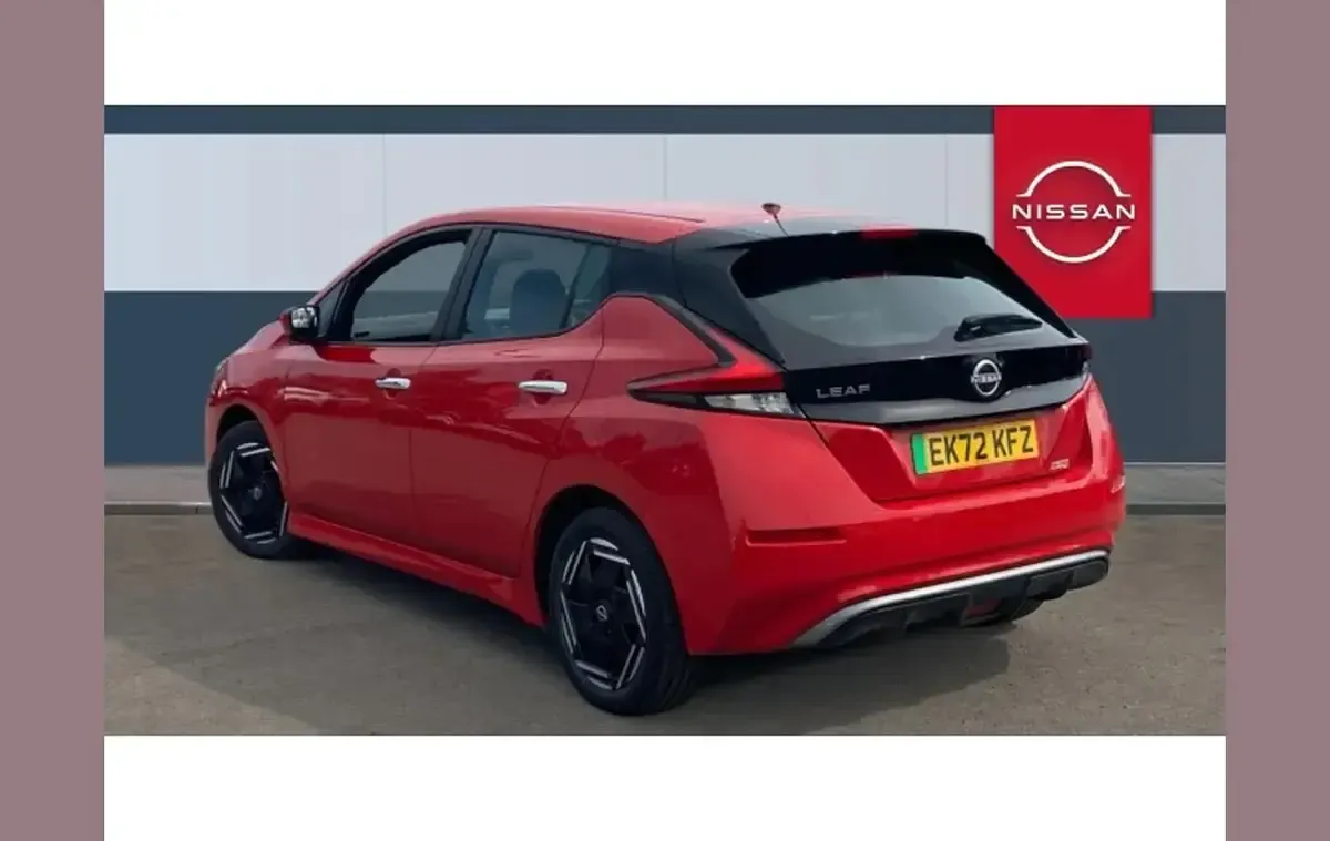 Used Nissan Leaf Acenta 110 kW (150 HP) 2022 Red Hatchback
