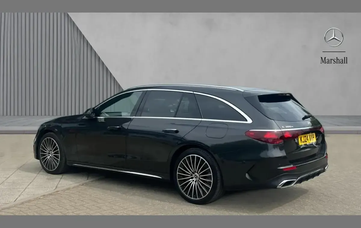 Usado Mercedes E300 AMG Line Premium Plus 313 HP (230 kW) 2024 Cinzento Carrinha