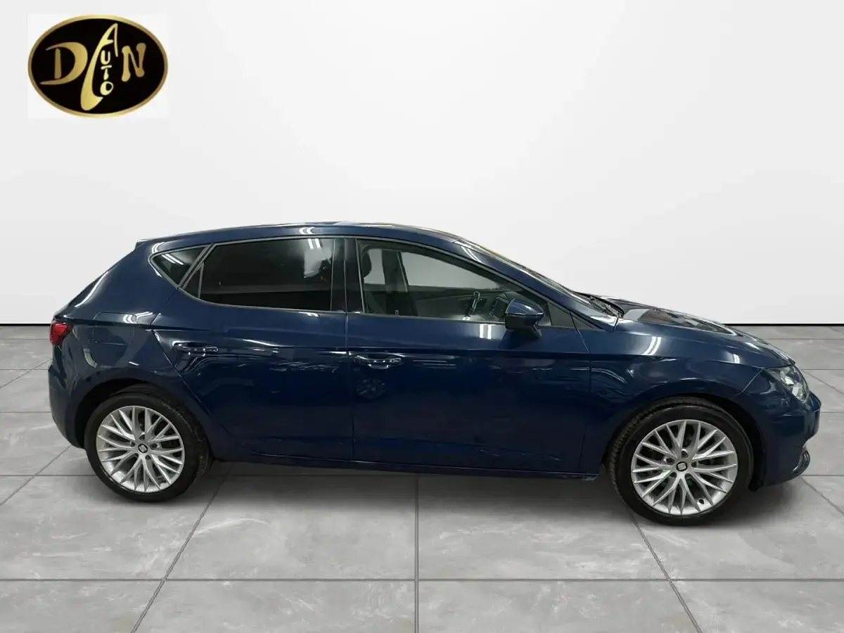 Used Seat Leon SE Dynamic 115 HP (84 kW) 2019 Blue Hatchback