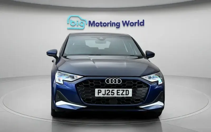 Used Audi A3 Sportback Sport 116 HP (85 kW) 2025 Blue Hatchback
