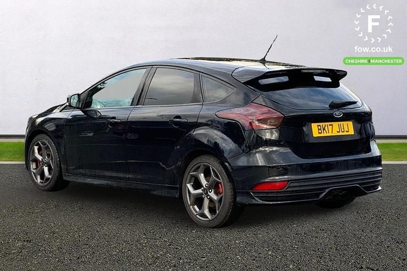 Used Ford Focus ST 250 HP (183 kW) 2016 Black Hatchback
