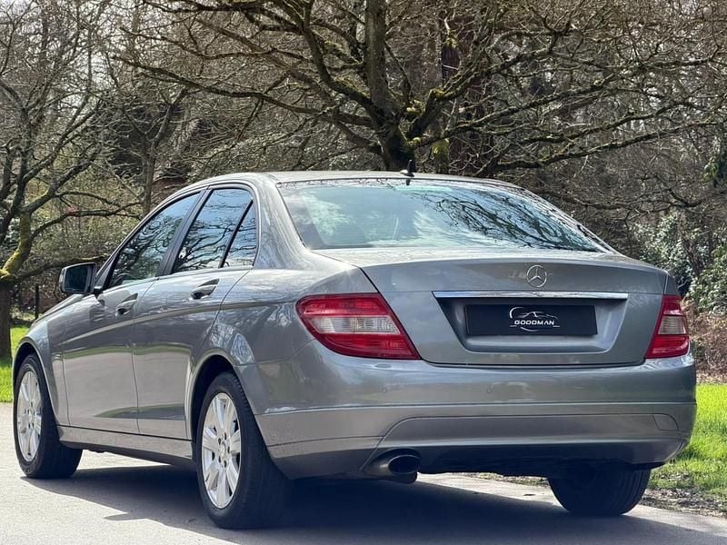 Used Mercedes C180 Executive 156 HP (114 kW) 2011 Silver Sedan