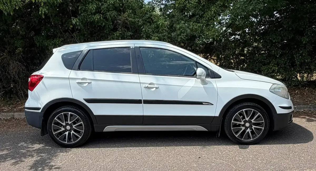 Used Suzuki SX4 S-Cross SZ-T 120 HP (88 kW) 2014 White Hatchback