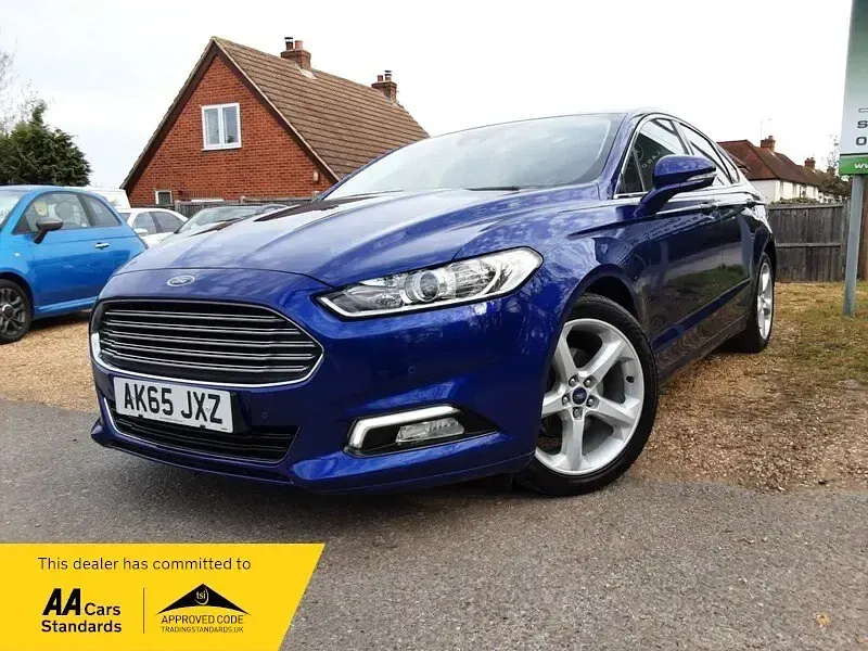 Used Ford Mondeo Titanium 160 HP (117 kW) 2016 Blue Hatchback