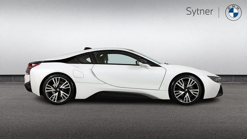 Used BMW i8 Comfort Edition 362 HP (266 kW) 2016 White Coupe