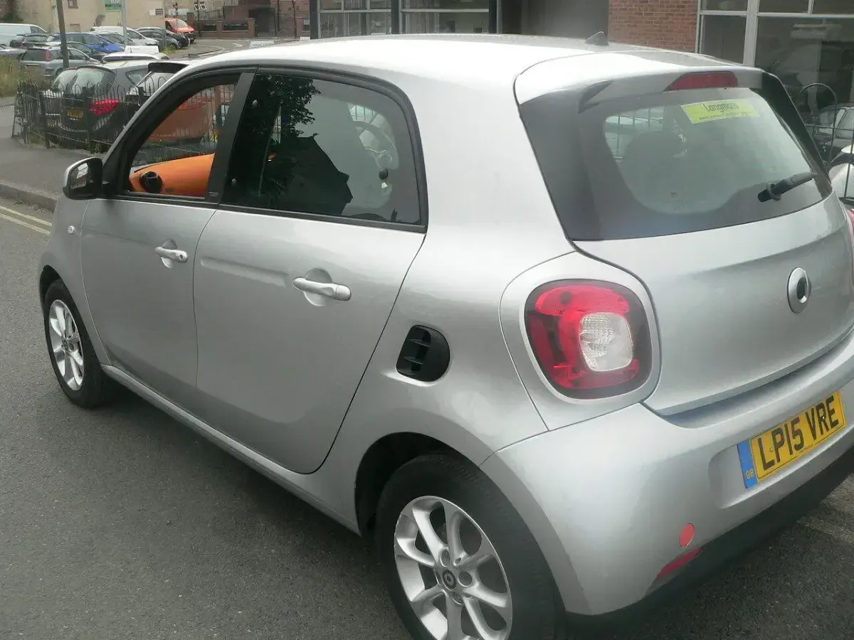 Used Smart ForFour Passion 90 HP (66 kW) 2015 Silver Hatchback