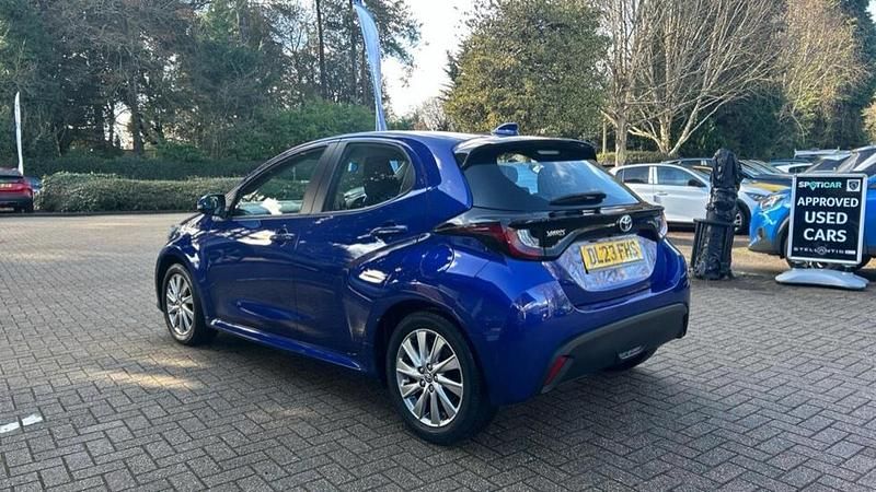 Used Toyota Yaris Hybrid 114 HP (83 kW) 2023 Blue