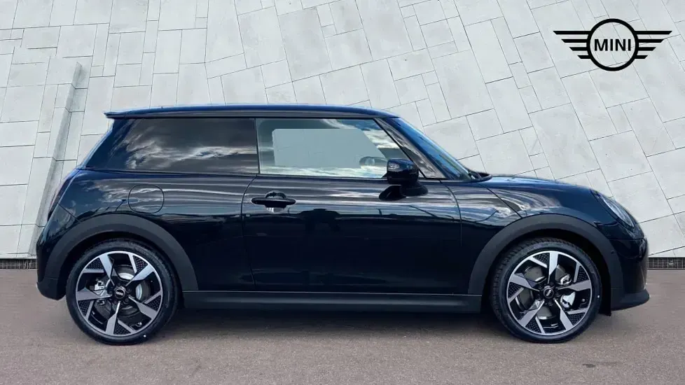 Begagnad Mini Cooper S Hatch 201 HK (147 kW) 2024 Svart Halvkombi