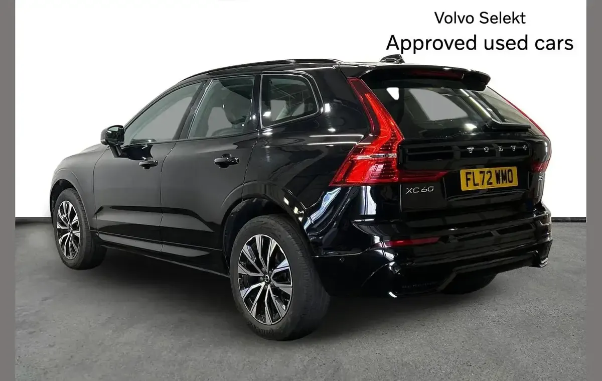 Used Volvo XC60 Plus 247 HP (181 kW) 2022 Black SUV