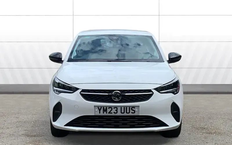 Used Vauxhall Corsa Design Edition 101 HP (74 kW) 2023 White Hatchback