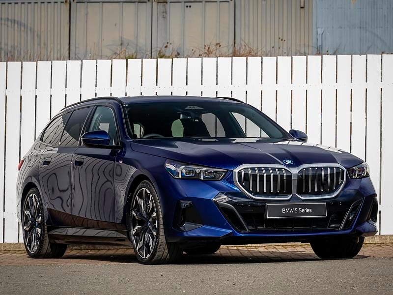 Blue New 2024 BMW 530e M Sport Estate | £59,998 (Fair price) - Image 1/4