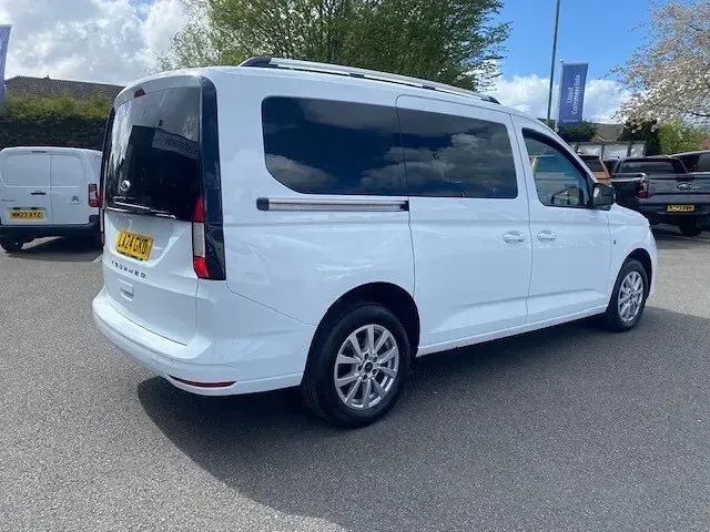 Used Ford Tourneo Connect Titanium 122 HP (89 kW) 2024 White MPV