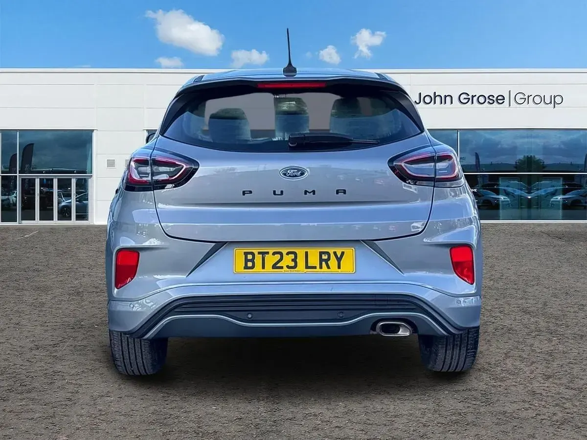 Usado Ford Puma ST-Line 2023 Plateado Utilitario