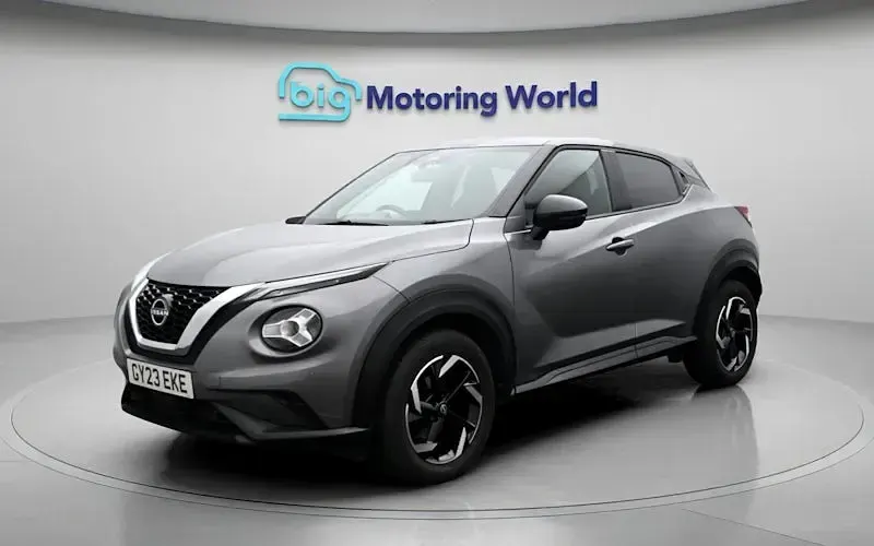 Używany Nissan Juke N-Connecta 114 KM (83 kW) 2023 Szary SUV