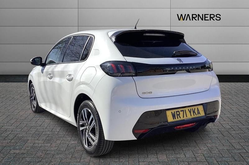 Used Peugeot 208 Allure Premium 99 HP (72 kW) 2022 White Hatchback