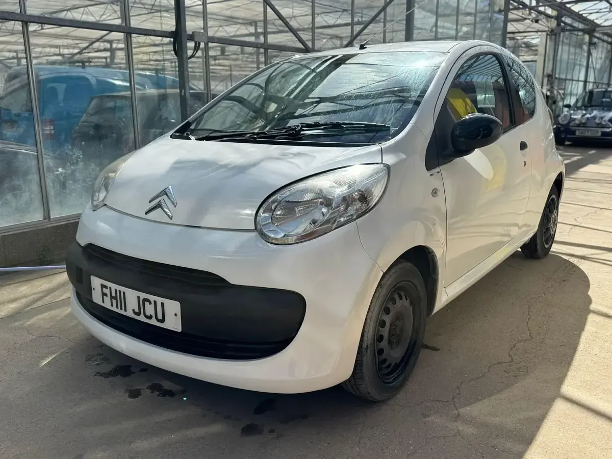 Begagnad Citroën C1 VTR Sport 68 HK (50 kW) 2011 Vit Halvkombi
