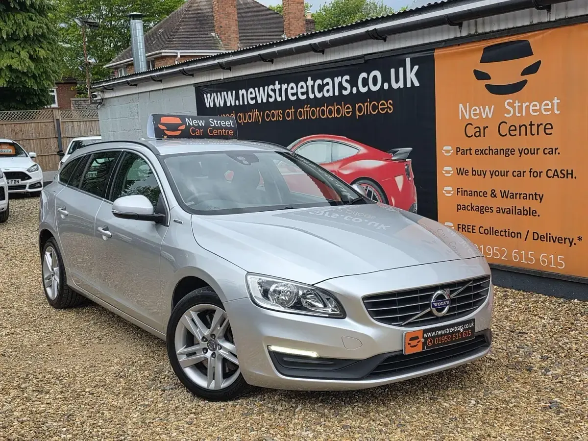 Used Volvo V60 SE 163 HP (119 kW) 2017 Silver Estate