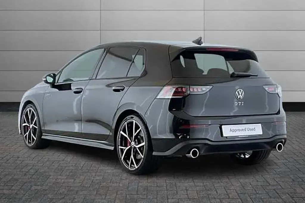 Second-hand VW Golf VIII 265 CP (194 kW) 2024