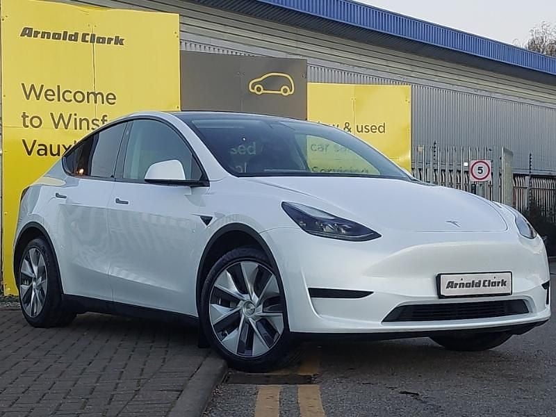 White Used 2022 Tesla Model Y RWD SUV | £22,998 (A bit pricey) - Image 1/4