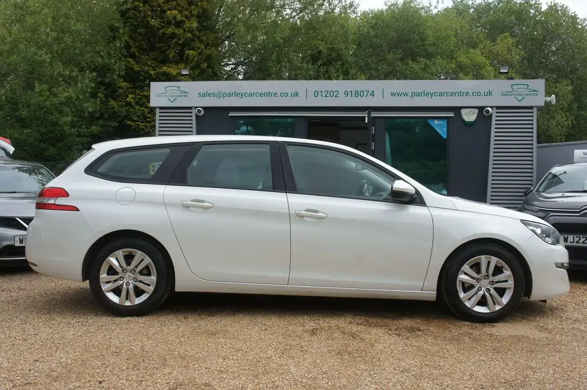Used Peugeot 308 Active 2015 White Estate