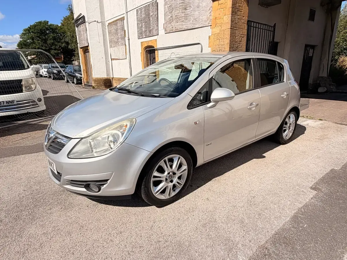Used Vauxhall Corsa Design Edition 2008 Silver Hatchback