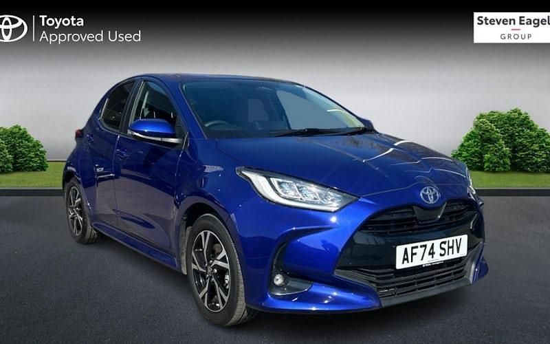 Usado Toyota Yaris Hybrid Design 116 CV (85 kW) 2026 Utilitario