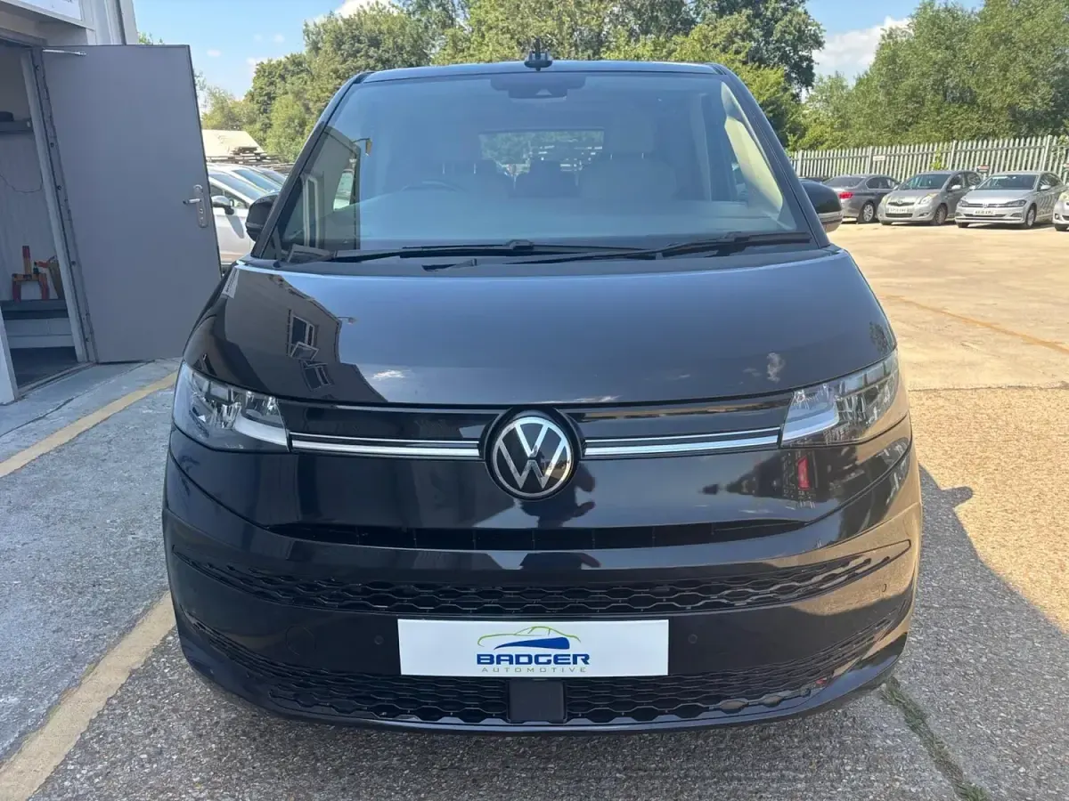Used VW Multivan Life 218 HP (160 kW) 2024 Black MPV