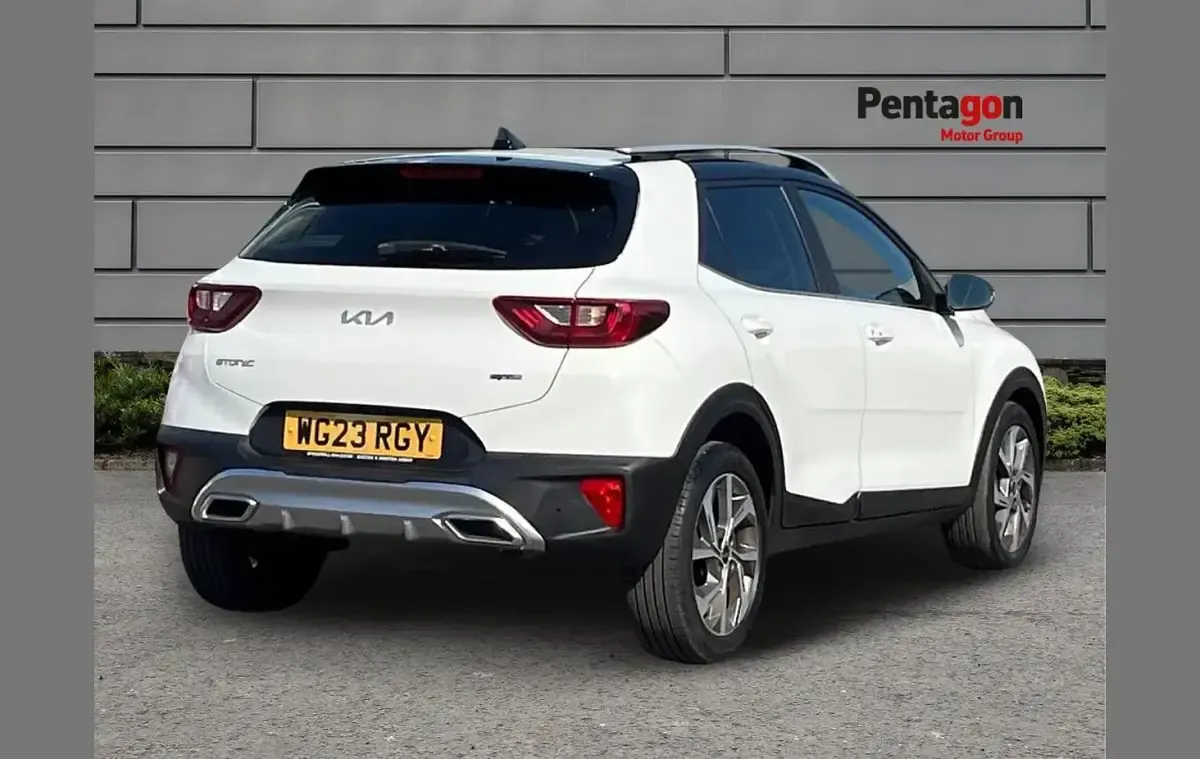 Used Kia Stonic GT-Line S 117 HP (86 kW) 2023 White SUV