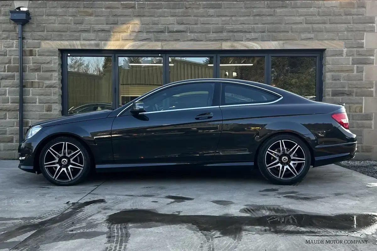 Used Mercedes C250 AMG 204 HP (150 kW) 2013 Black Coupe