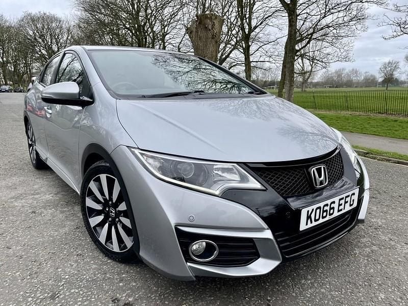 Used Honda Civic SE Plus 2017 Silver Hatchback