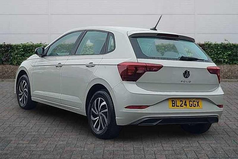 Begagnad VW Polo 95 HK (69 kW) 2024 Halvkombi