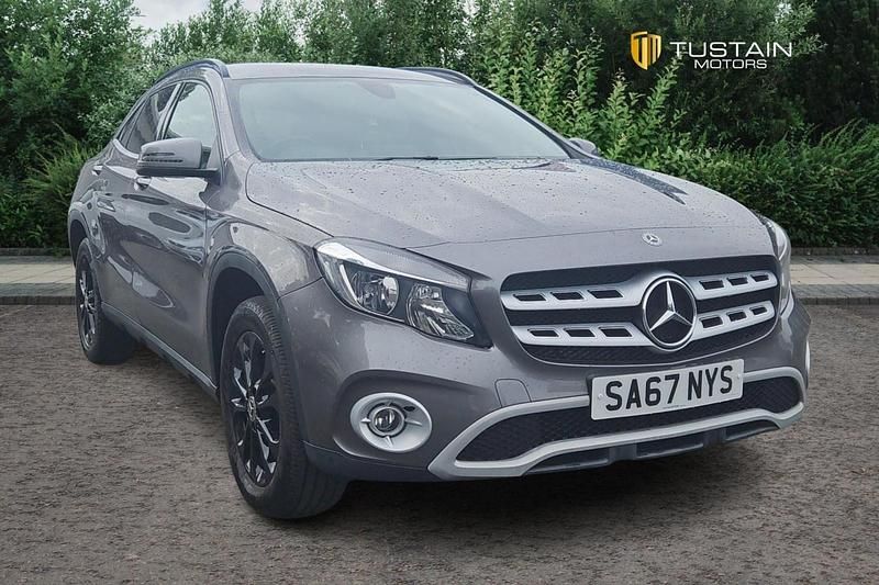 Grey Used 2017 Mercedes GLA200 SE SUV | £13,499 (Fair price) - Image 1/4