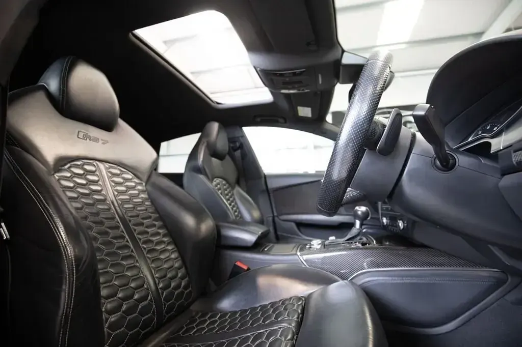 Usado Audi RS7 Sportback Advanced 560 HP (411 kW) 2016 Azul Citadino