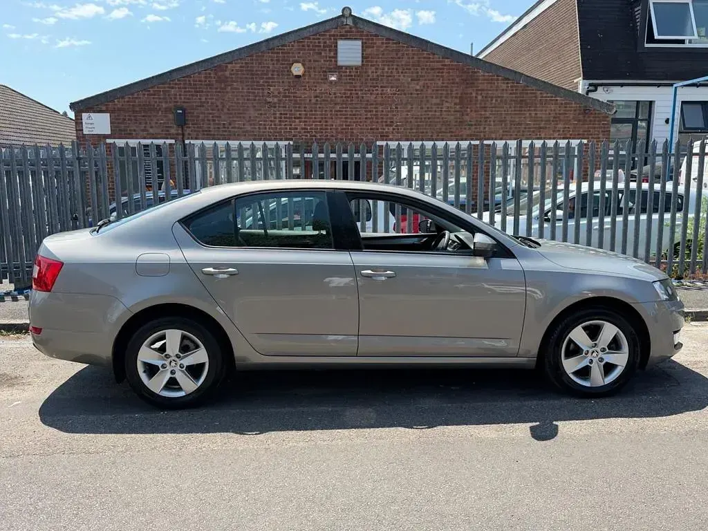 Used Skoda Octavia SE 2015 Beige Estate