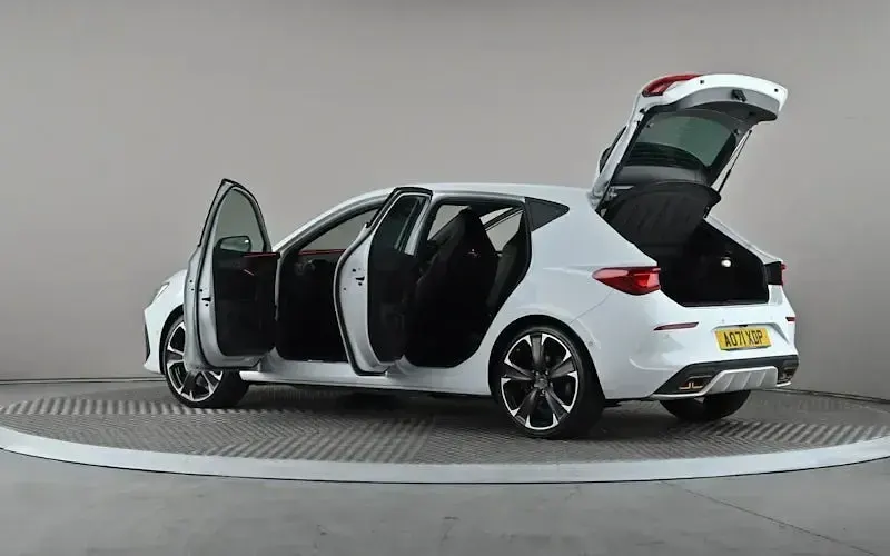 Used Cupra Leon VZ2 245 HP (180 kW) 2021 White Hatchback